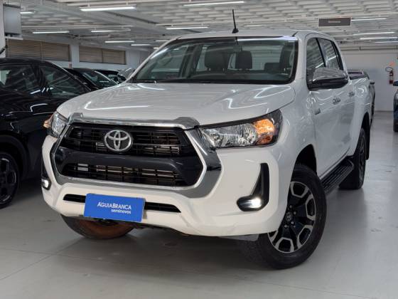TOYOTA HILUX 2.8 D-4D TURBO DIESEL CD SRV 4X4 AUTOMÁTICO TOYOTA HILUX 2.8 D-4D TURBO DIESEL CD SRV 4X4 AUTOMÁTICO